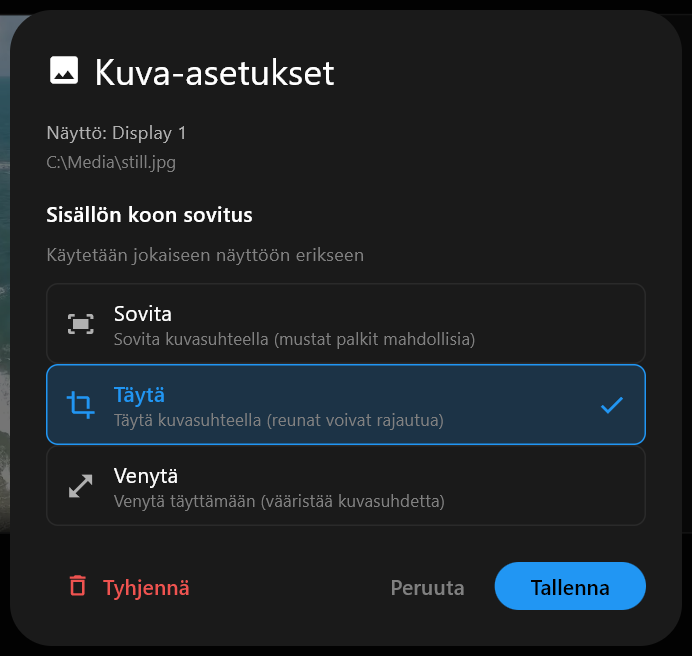 Kuva-asetukset-dialogi kuvalle, jossa Sisällön koon sovitus -vaihtoehdot Sovita, Täytä ja Venytä, Täytä valittuna, sekä painikkeet Tyhjennä, Peruuta ja Tallenna.