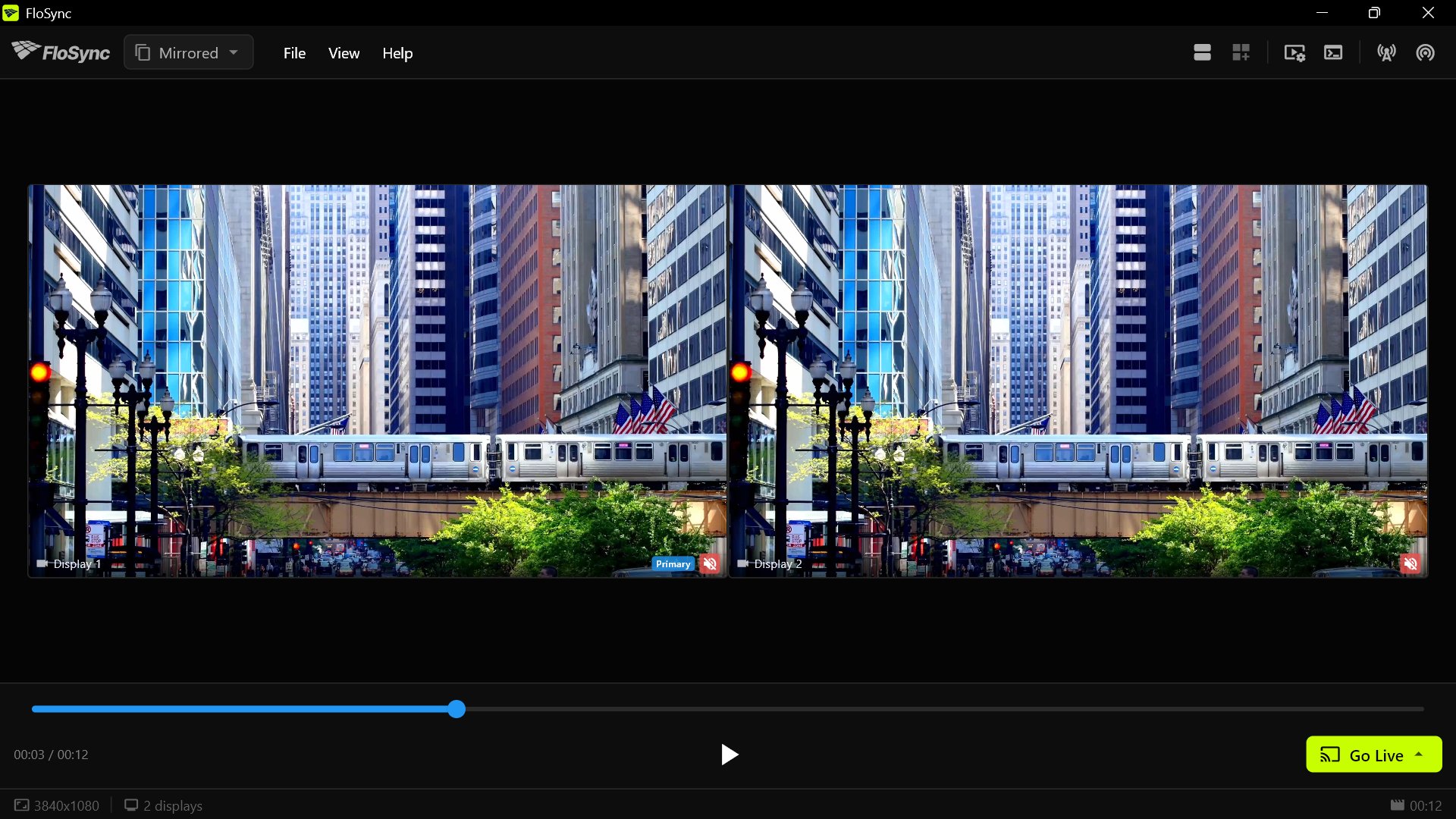 The composer in Mirrored mode, the same frame duplicated on both screens