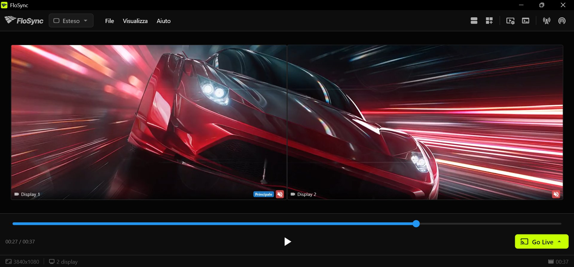 Il compositore di FloSync sul PC 1 in modalità Esteso, con l'auto sportiva su entrambi i riquadri schermo come un unico fotogramma